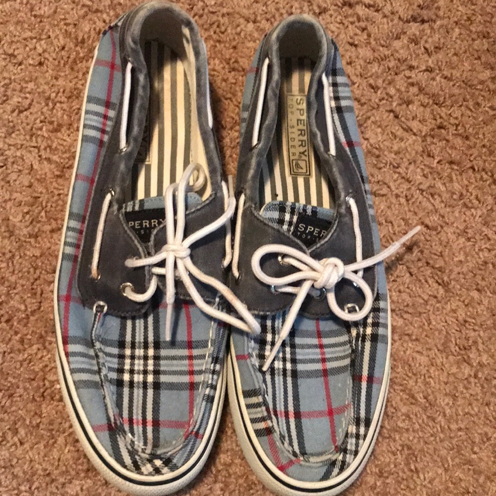 Plaid sperrys!